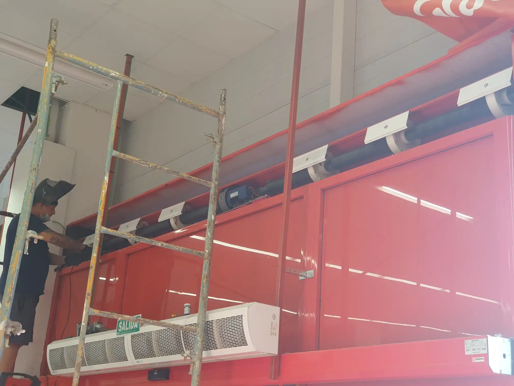 Empresa de reparacion de persianas metalicas en Puzol Motorización de persianas de comercio en Puzol